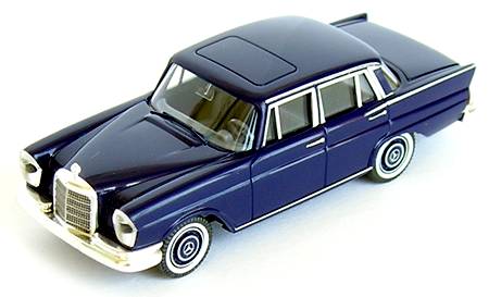   Mercedes-Benz 220 S