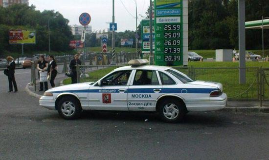  Ford Crown Victoria  2   106